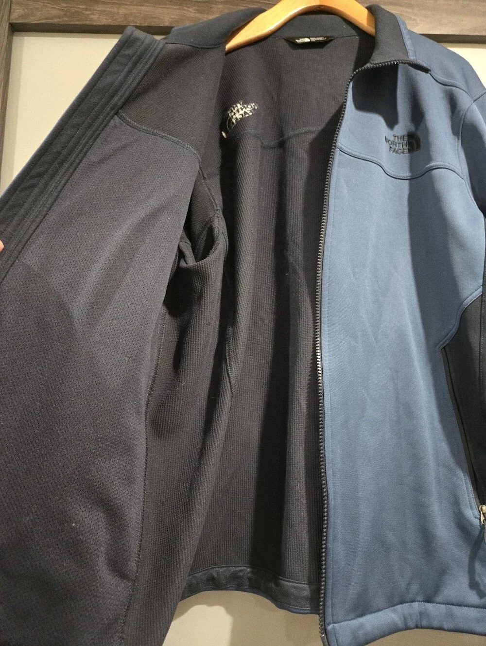 The North Face Men’s WindWall Apex Blue Two Tone Full-Zip Jacket Size Large